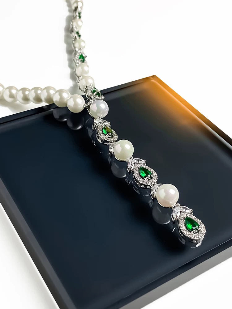 Green light luxury niche bead