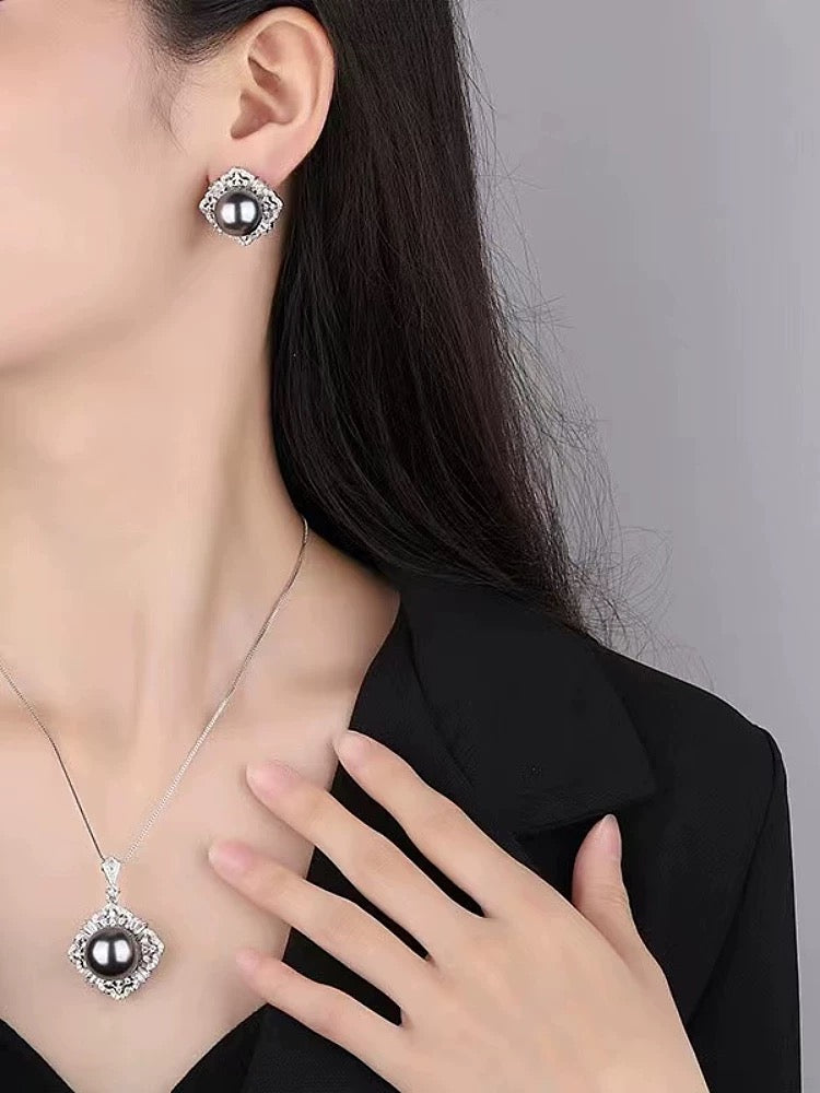 Tahiti Pearl Earrings
