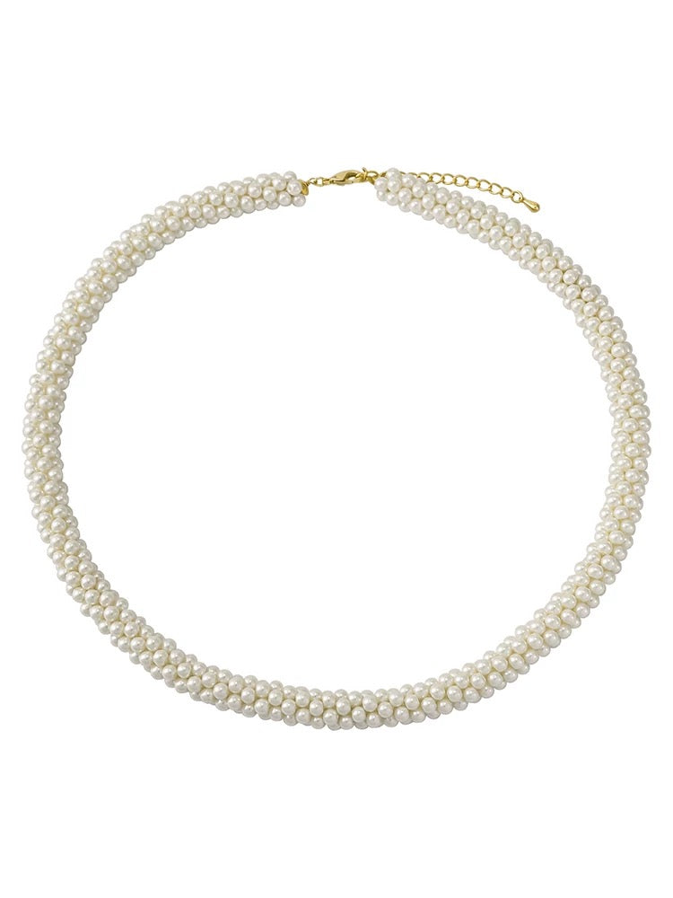 Weaving pearl necklace