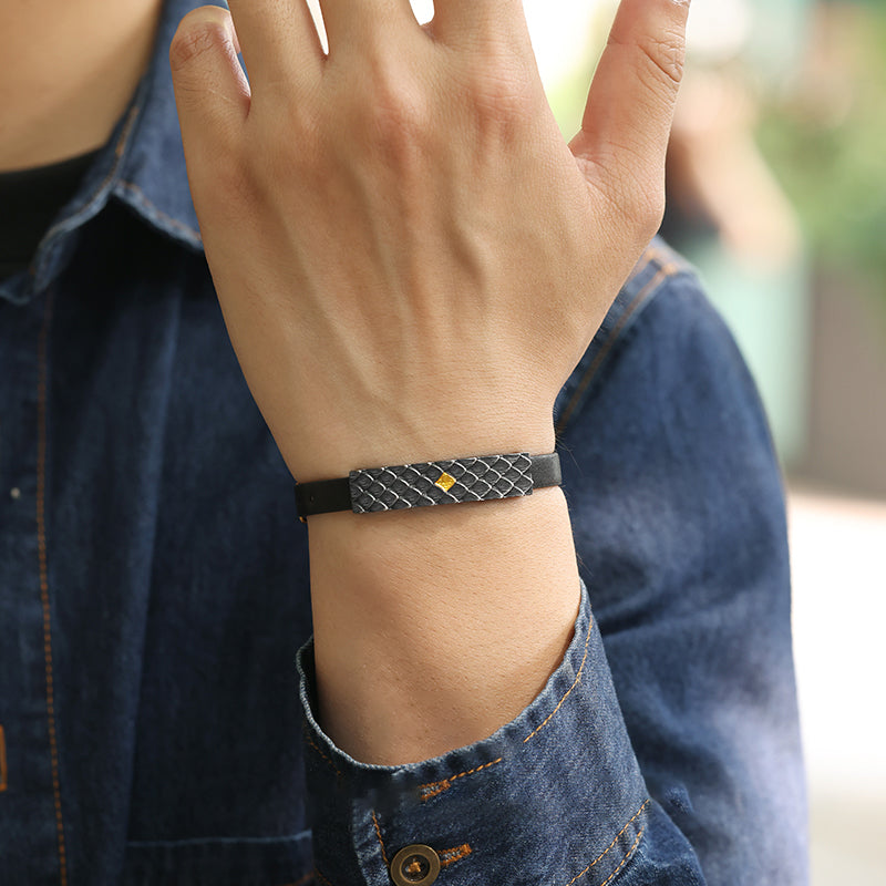 Inverted scales (bracelet)
