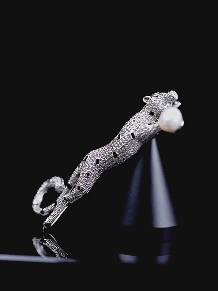 Leopard pearl brooch